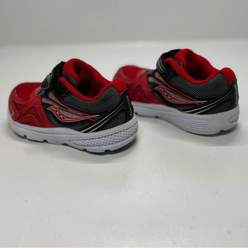 Saucony Kids Red Black Running Sneakers Size 6M Hook & Loop Shoes